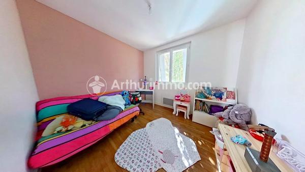 Vente                                                      Maison
                        
                     5 pièces                      123 m2                     à Périgueux