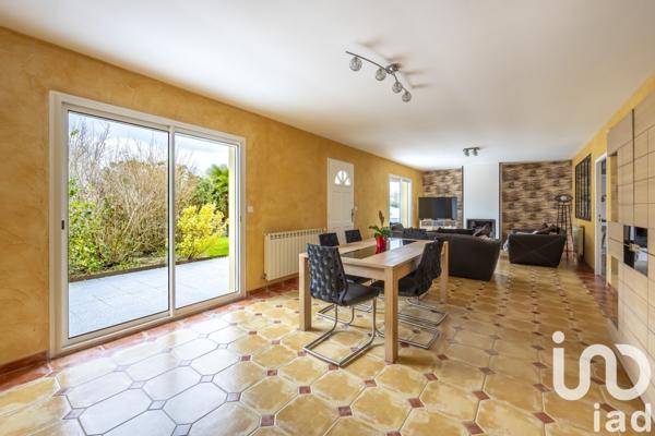 Maison 4 pièces de 117 m² à Saint-Martin-de-Hinx (40390)