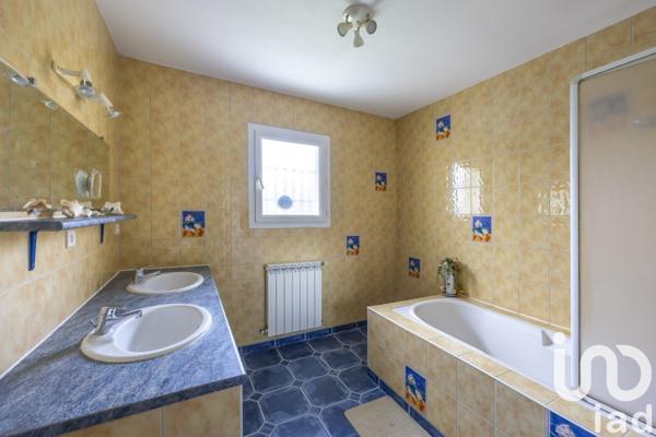 Maison 4 pièces de 117 m² à Saint-Martin-de-Hinx (40390)