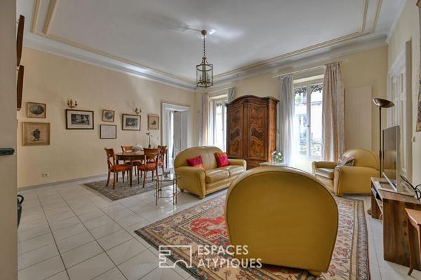 Élégant appartement Haussmannien avec ascenseur et terrasse couverte