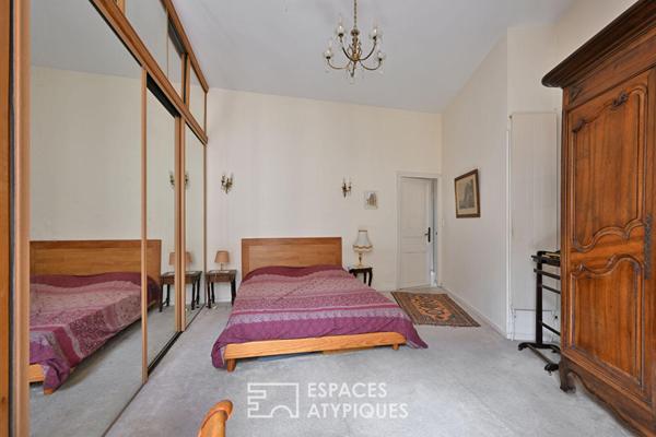 Élégant appartement Haussmannien avec ascenseur et terrasse couverte