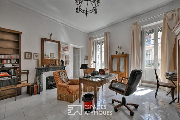 Élégant appartement Haussmannien avec ascenseur et terrasse couverte