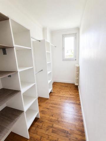 MAISON DE 82 m2 AVEC VÉRANDA CHAUFFÉE de 17 m2 - JARDIN - GARAGE AMÉNAGEABLE - IMPASSE  TRES CALME