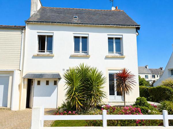MAISON DE 82 m2 AVEC VÉRANDA CHAUFFÉE de 17 m2 - JARDIN - GARAGE AMÉNAGEABLE - IMPASSE  TRES CALME