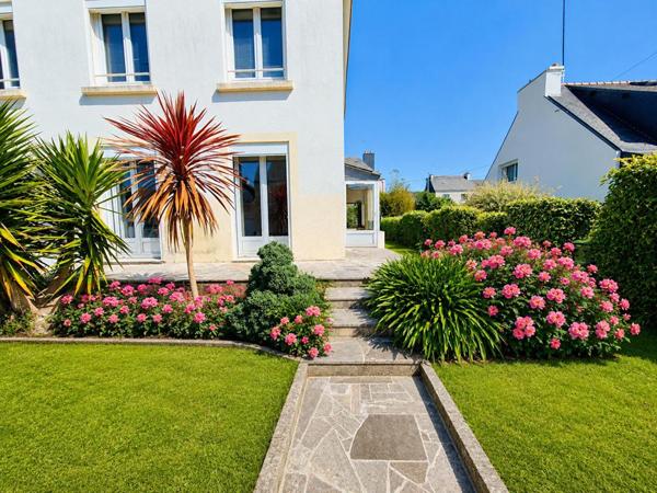 MAISON DE 82 m2 AVEC VÉRANDA CHAUFFÉE de 17 m2 - JARDIN - GARAGE AMÉNAGEABLE - IMPASSE  TRES CALME
