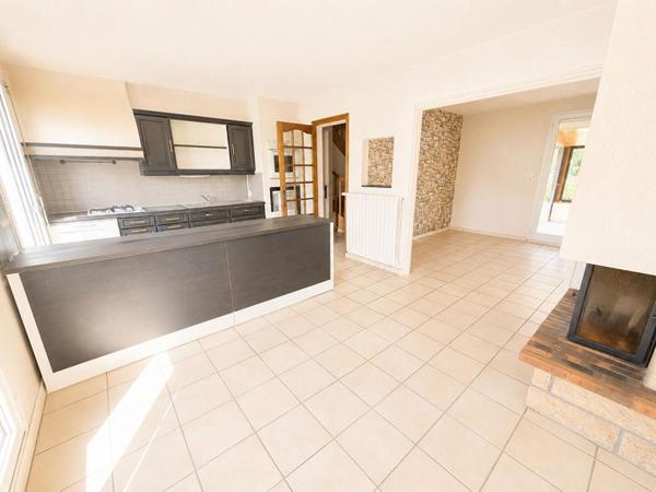 MAISON DE 82 m2 AVEC VÉRANDA CHAUFFÉE de 17 m2 - JARDIN - GARAGE AMÉNAGEABLE - IMPASSE  TRES CALME