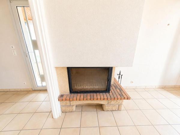 MAISON DE 82 m2 AVEC VÉRANDA CHAUFFÉE de 17 m2 - JARDIN - GARAGE AMÉNAGEABLE - IMPASSE  TRES CALME