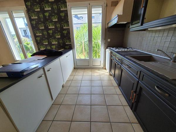 MAISON DE 82 m2 AVEC VÉRANDA CHAUFFÉE de 17 m2 - JARDIN - GARAGE AMÉNAGEABLE - IMPASSE  TRES CALME