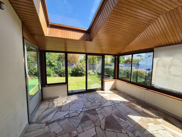 MAISON DE 82 m2 AVEC VÉRANDA CHAUFFÉE de 17 m2 - JARDIN - GARAGE AMÉNAGEABLE - IMPASSE  TRES CALME