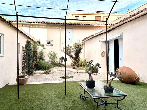 Immeuble d'exception à Carcassonne .Proche Cité Médiévale, Centre Ville, Gare