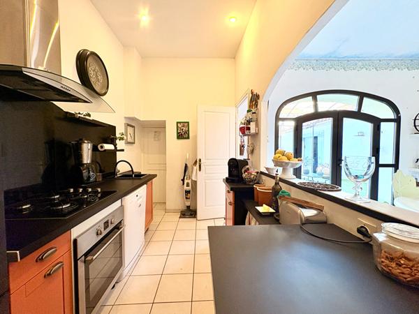 Immeuble d'exception à Carcassonne .Proche Cité Médiévale, Centre Ville, Gare