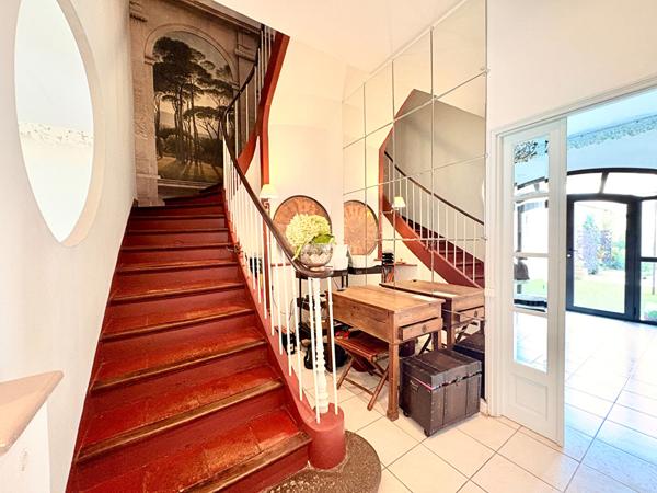 Immeuble d'exception à Carcassonne .Proche Cité Médiévale, Centre Ville, Gare