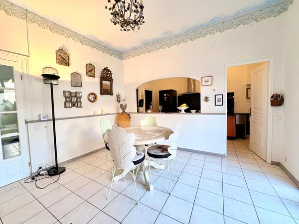 Immeuble d'exception à Carcassonne .Proche Cité Médiévale, Centre Ville, Gare