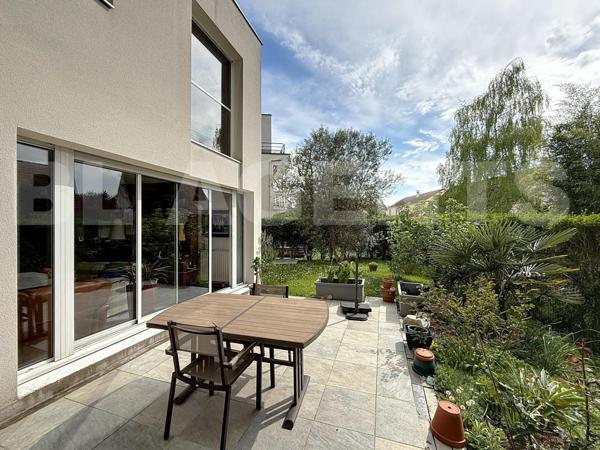 Lagny – Appartement type maison - 3 Chambres possible 4 – Sous-sol - Jardin – Rooftop – 2 garages + 