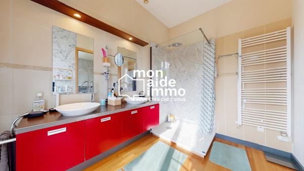 Magnifique maison bourgeoise avec rapports locatifs,