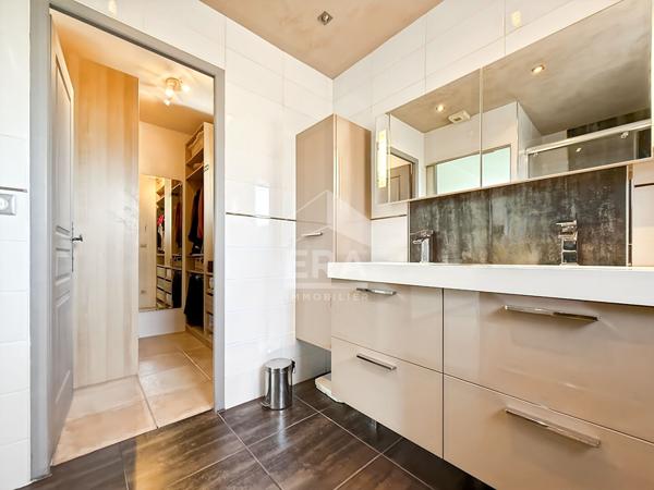 Maison Bouc Bel Air 6 pièces 175.93 m2