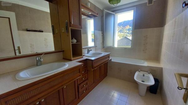 Maison à vendre à Vic-sur-Cère dans le Cantal (15800), ref : MG/2463