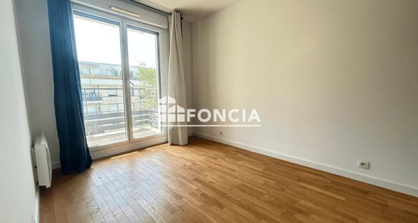 Location Appartement 4 pièces 76.34 m² - Issy-les-moulineaux 92130