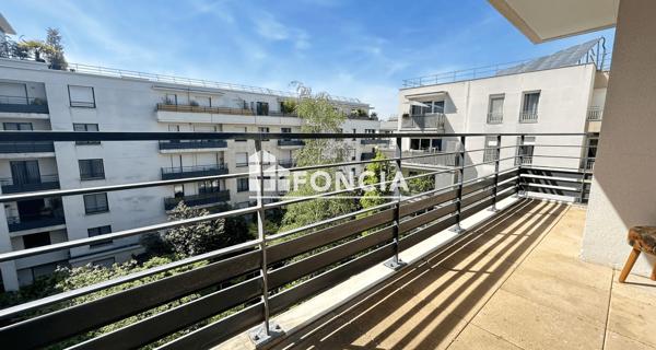 Location Appartement 4 pièces 76.34 m² - Issy-les-moulineaux 92130