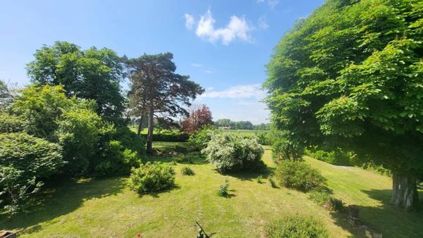 Grande maison ancienne de 213 m² avec dépendance et parc arboré