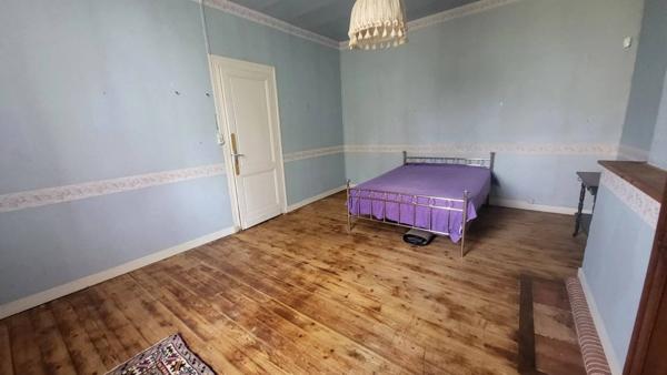 Grande maison ancienne de 213 m² avec dépendance et parc arboré