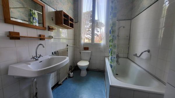 Grande maison ancienne de 213 m² avec dépendance et parc arboré