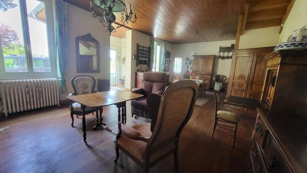 Grande maison ancienne de 213 m² avec dépendance et parc arboré