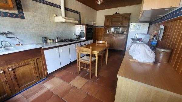 Grande maison ancienne de 213 m² avec dépendance et parc arboré