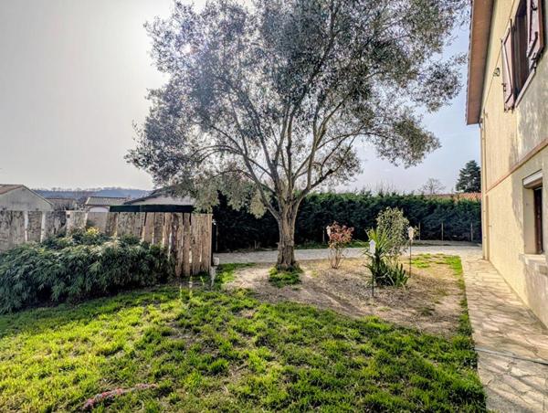 Maison de 130 m2 avec 4 chambres, garage, sur terrain de 579 m²