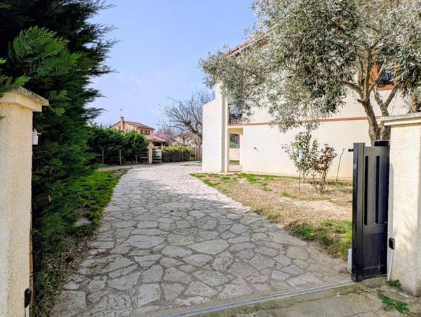 Maison de 130 m2 avec 4 chambres, garage, sur terrain de 579 m²