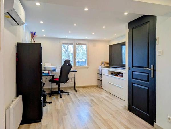 Maison de 130 m2 avec 4 chambres, garage, sur terrain de 579 m²