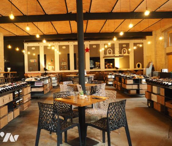 Domaine d'Exception à Saumur : Charme Authentique et Site Troglodytique Unique