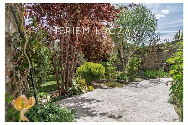 COUP DE CŒUR – Maison de charme avec dépendance – 195 m² – Terrain 660 m² – Chavenay