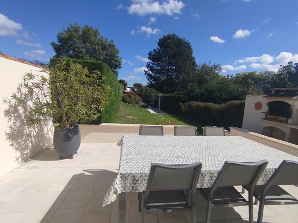 Maison Saintes 4 pièce(s) 110 m2 Quartier REVOUVRANCE