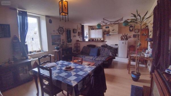 Local mixte (Pro/Hab) à vendre à Lanmeur dans le Finistère (29620), ref : iMML   
Centre ville