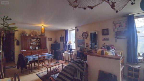 Local mixte (Pro/Hab) à vendre à Lanmeur dans le Finistère (29620), ref : iMML   
Centre ville