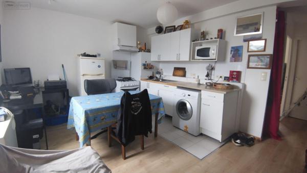 Local mixte (Pro/Hab) à vendre à Lanmeur dans le Finistère (29620), ref : iMML   
Centre ville