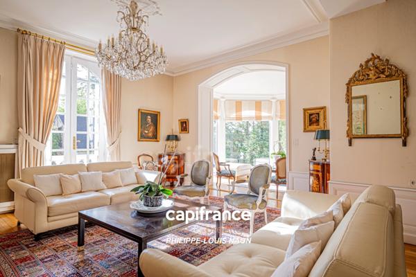 EXCEPTIONNEL : Bâtisse du 20ème Siècle de 300 m² environ