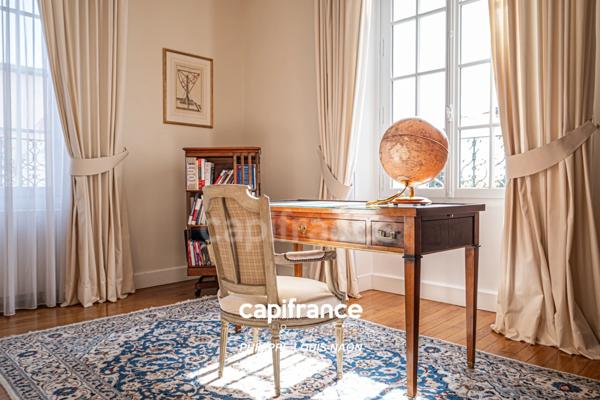 EXCEPTIONNEL : Bâtisse du 20ème Siècle de 300 m² environ