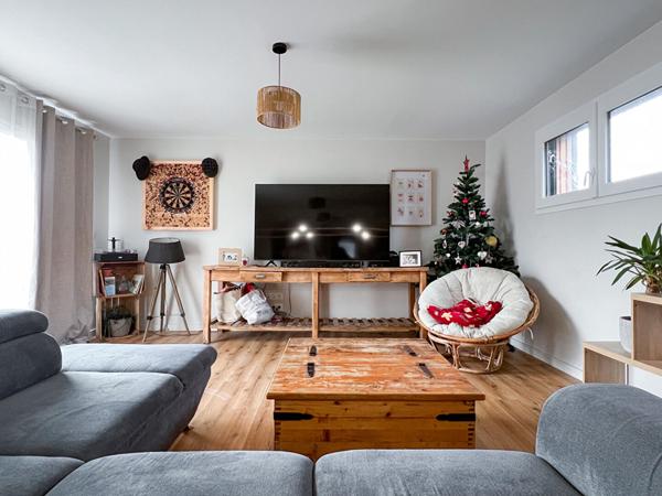 Maison totalement de plain pied à Tiercé - 4 chambres - 150 m2- jardin