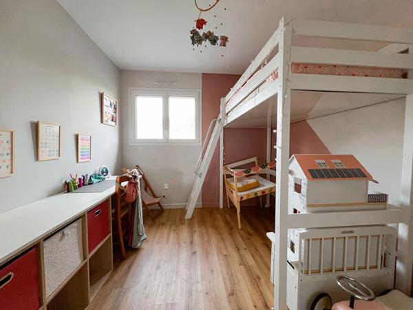 Maison totalement de plain pied à Tiercé - 4 chambres - 150 m2- jardin