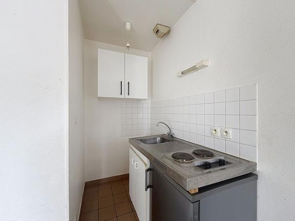 A vendre coeur de Doutre, Boulevard Descazeaux, appartement type 2, petite copropriété, chauffage individuel, faibles charges.