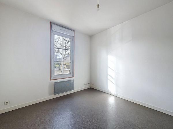 A vendre coeur de Doutre, Boulevard Descazeaux, appartement type 2, petite copropriété, chauffage individuel, faibles charges.