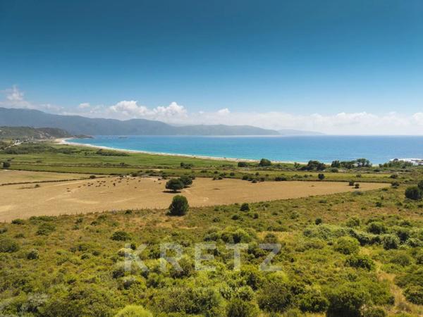 Sagone, région d'Ajaccio, maison d'architecte avec splendide vue mer