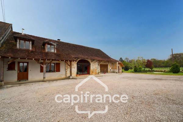 Ancienne ferme bressane, 3 chambres avec grand terrain et dépendances – Au calme, proche de Lons-le-Saunier (39000)