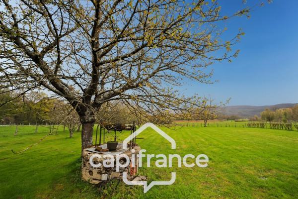 Ancienne ferme bressane, 3 chambres avec grand terrain et dépendances – Au calme, proche de Lons-le-Saunier (39000)