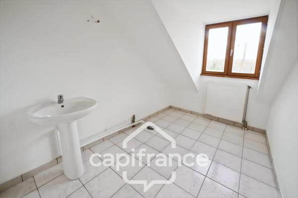 Ancienne ferme bressane, 3 chambres avec grand terrain et dépendances – Au calme, proche de Lons-le-Saunier (39000)