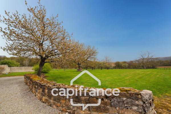 Ancienne ferme bressane, 3 chambres avec grand terrain et dépendances – Au calme, proche de Lons-le-Saunier (39000)