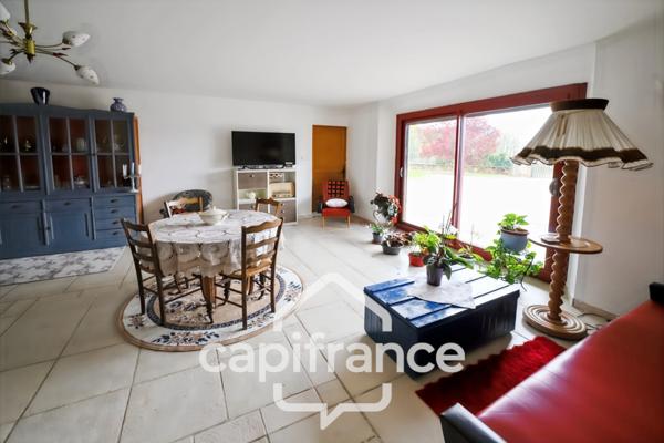 Ancienne ferme bressane, 3 chambres avec grand terrain et dépendances – Au calme, proche de Lons-le-Saunier (39000)