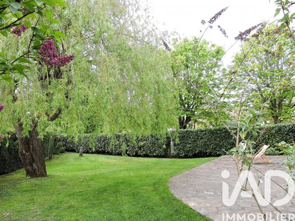 Maison à vendre 7 pièces 144,87 m² Voisins-le-Bretonneux